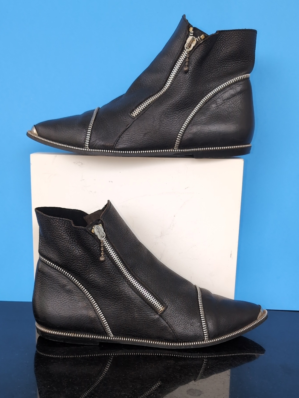 Kenneth Cole Made In Italy Leather Upper Synthetic Sole Size 9B Women Boots